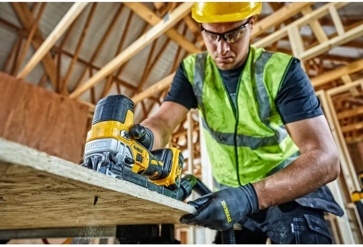 DeWalt DCS335P2 Accu Decoupeerzaag 18V - 3200 min⁻¹ - 2x 5,0Ah