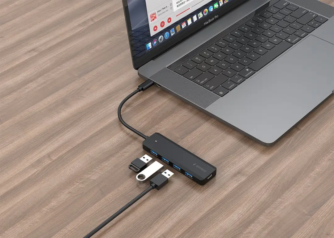 Gembird USB-C Hub UHB-CM-U3P4P-01 - 4x USB-A 3.2 Gen 1 - 15cm
