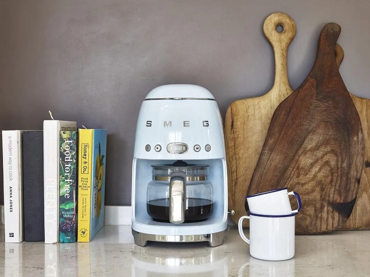 Smeg DCF02PBEU Filterkoffiemachine - Pastelblauw - 10 Kopjes