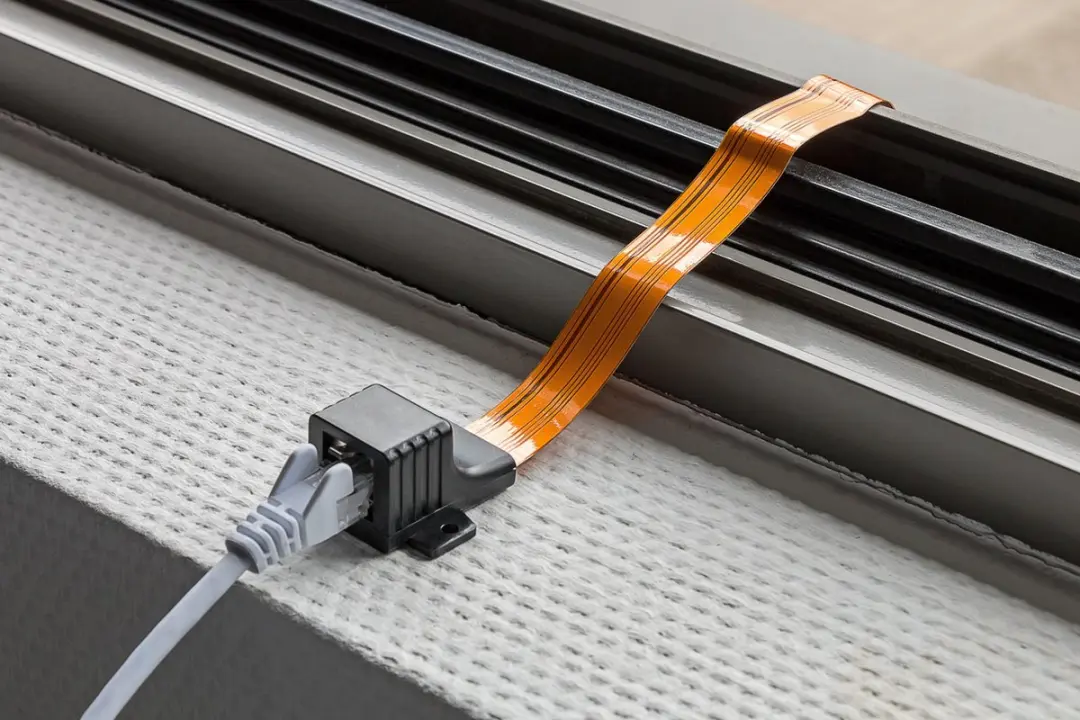 Goobay UTP RJ45 Deur/Raam Adapter 0,30m - Oranje