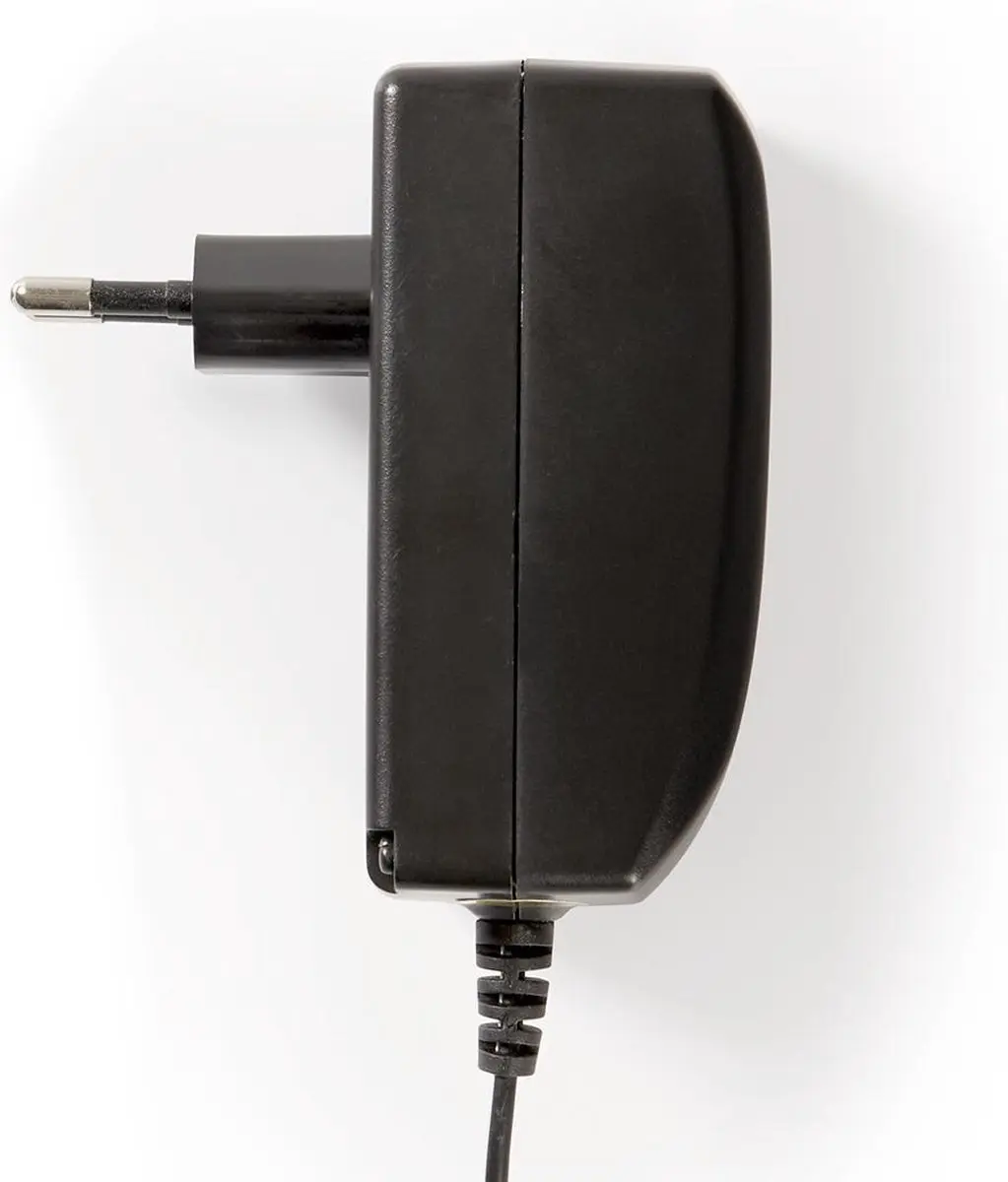 Nedis ACPA003 Universele AC-Stroomadapter 24W - Zwart