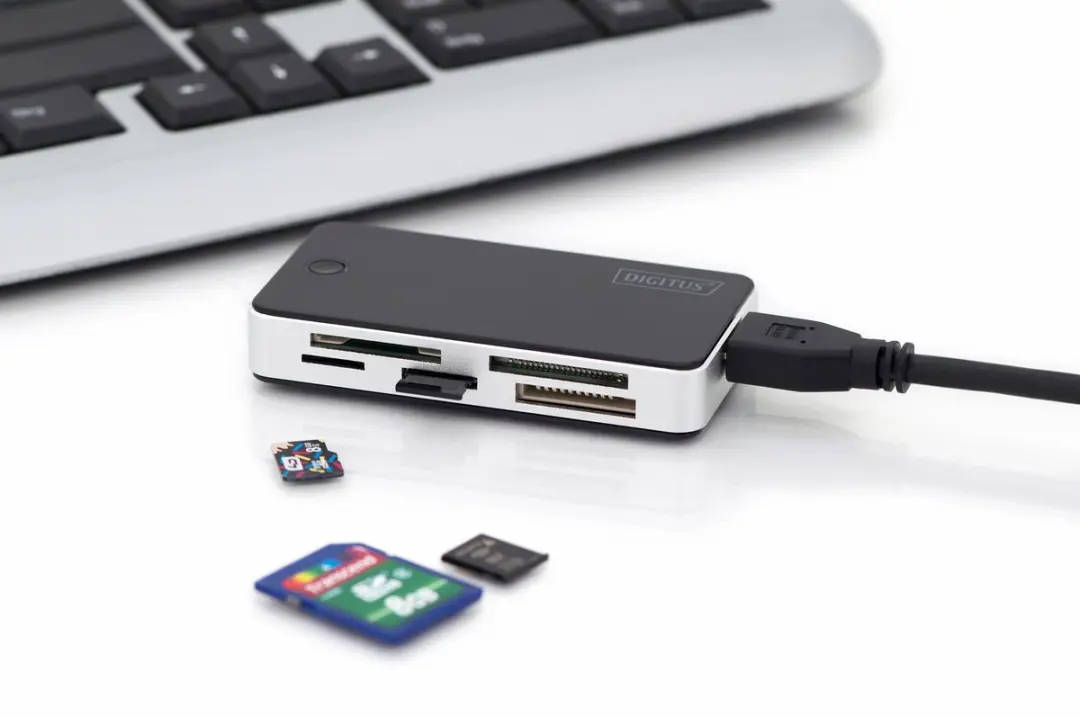 Digitus DA-70330-1 USB-kaartlezer - USB 3.0 - Zwart/wit