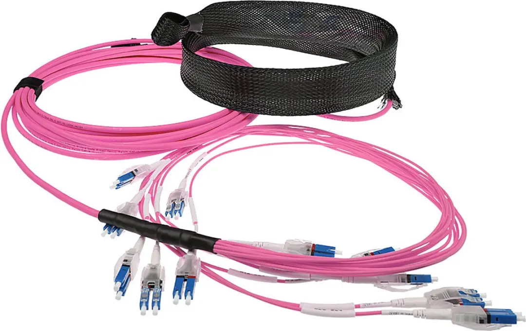 ACT 70m Multimode OM4 Glasvezelkabel 24F LC Violet