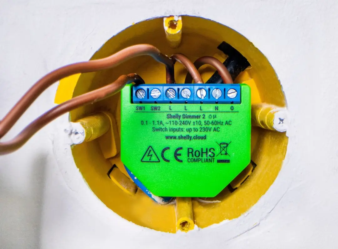 Shelly Dimmer 2 - 220W Groene Binnenverlichtingscontroller