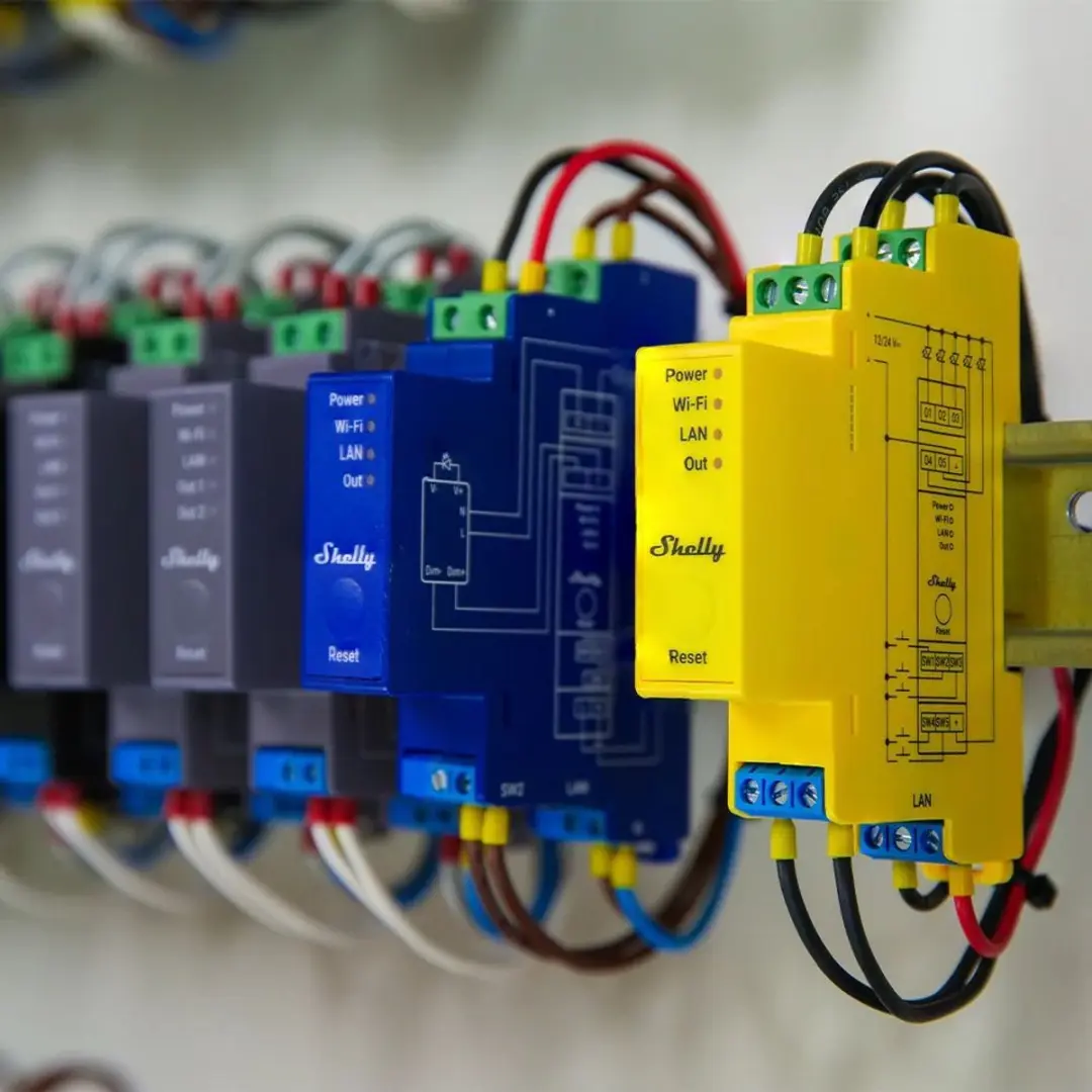 Shelly 5-Kanaals Wi-Fi RGBWW Pro Verlichtingscontroller 3800235268216 - Geel