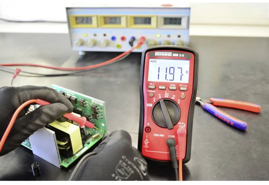Benning MM 2-3 Multimeter - 600V AC/DC