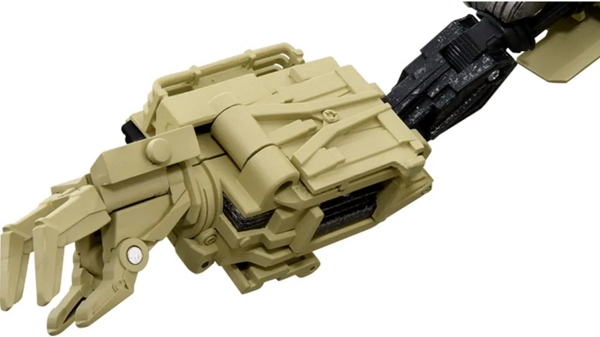 Hasbro Transformers Masterpiece MPM-14 Bonecrusher Actiefiguur - 27 cm - Multicolor