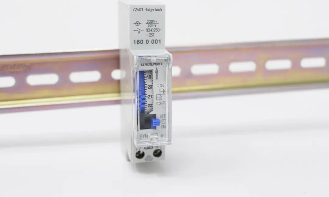 Theben SYN 160a Analoge Schakelklok - 180W - Wit