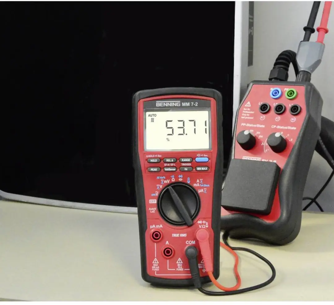 Benning MM 7-2 Multimeter - 1000V TRUE RMS