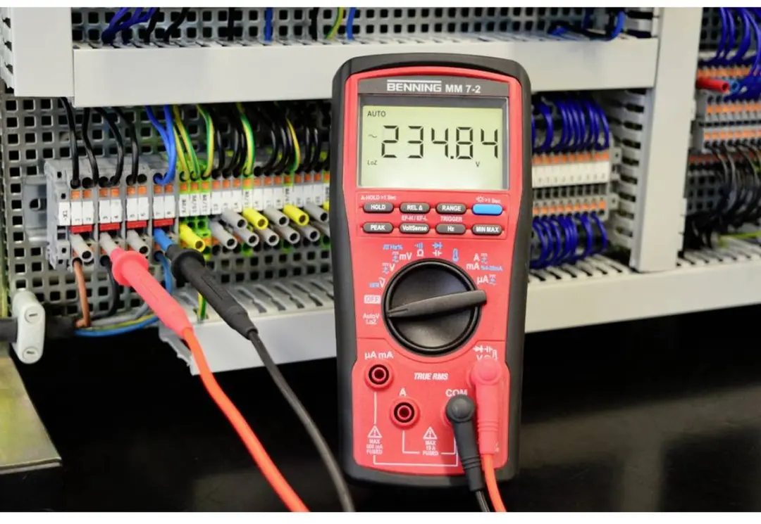 Benning MM 7-2 Multimeter - 1000V TRUE RMS