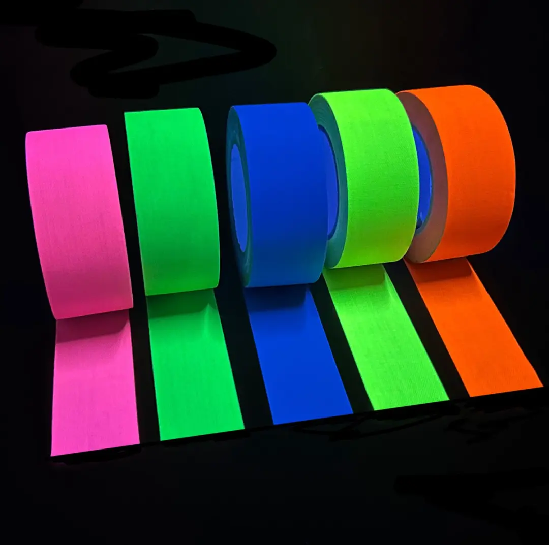 Kortpack Duct-tape 50mm x 25m - Fluor Roze - Onder Black Light
