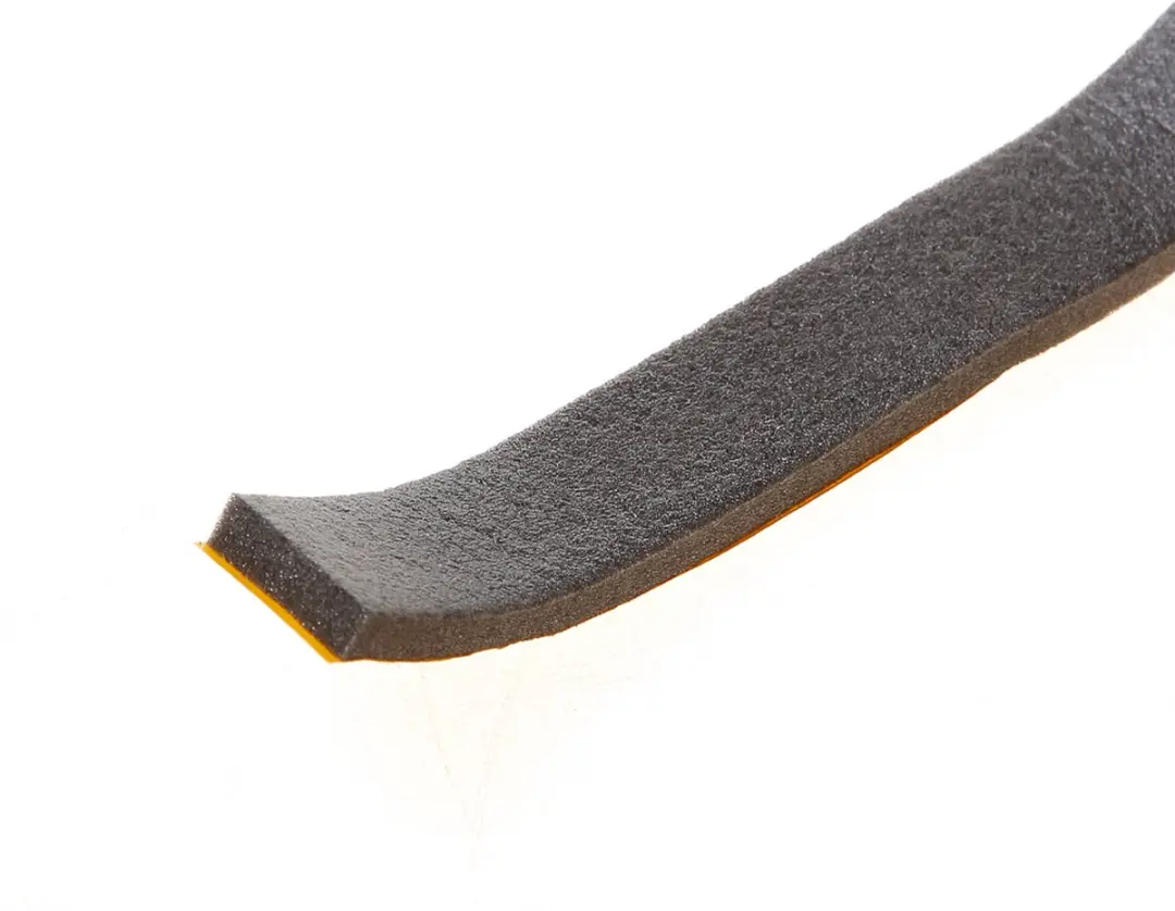 Illbruck Schuimband TN585 Zelfklevend 15x4mm