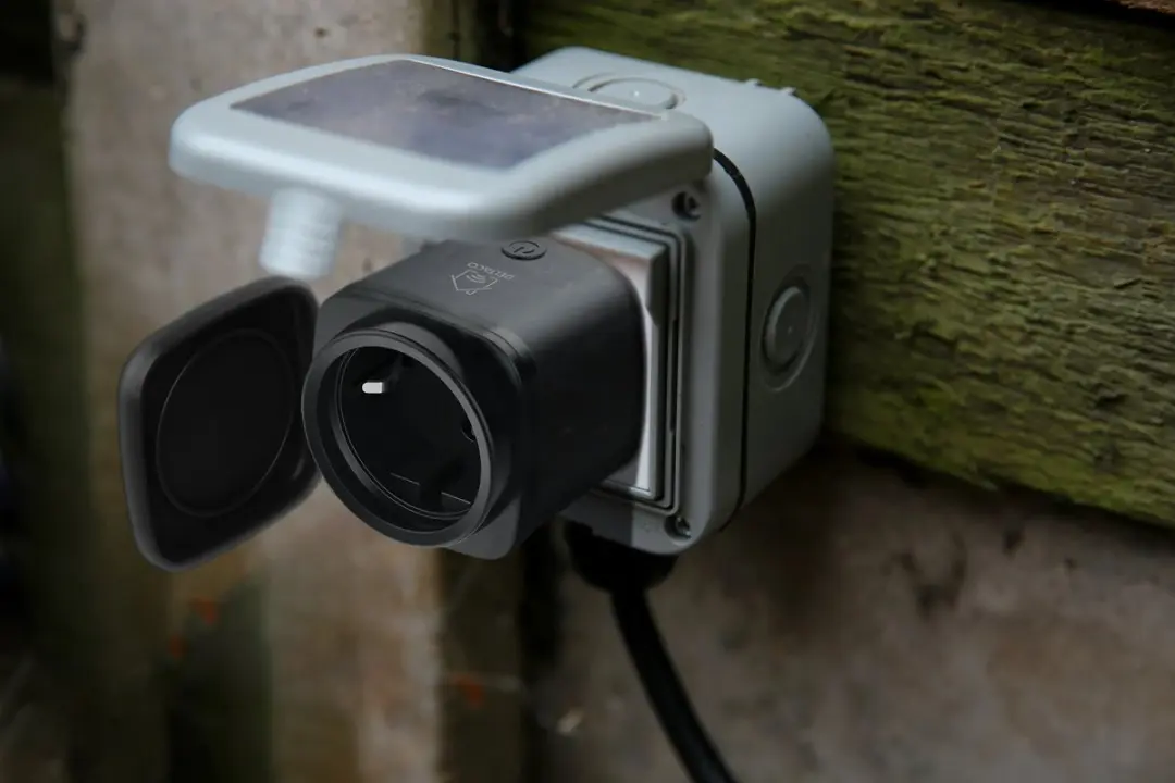 Deltaco SH-OP01 Slimme Buitenstekker IP44 - Zwart