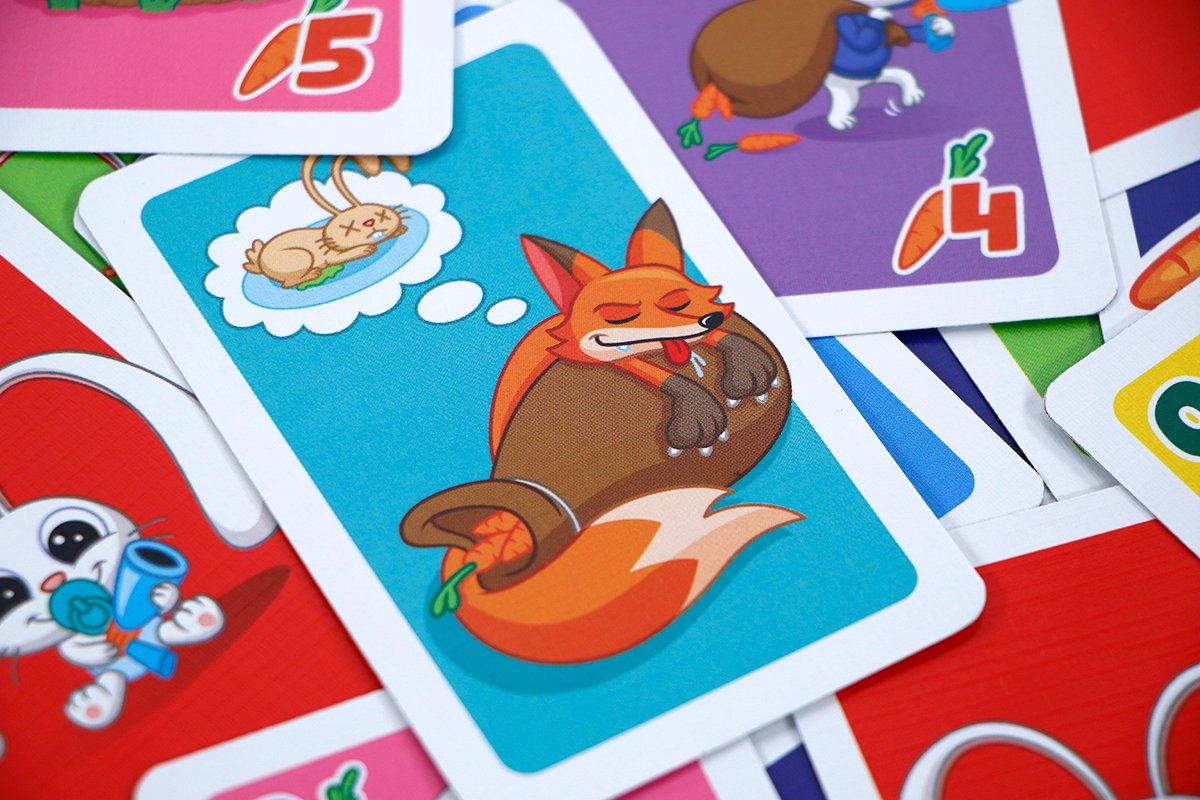 999 Games - Badass Bunnies Kaartspel - Ben jij de sluwe vossen te slim af? - Bevat eenvoudige spelregels in NL EN en FR