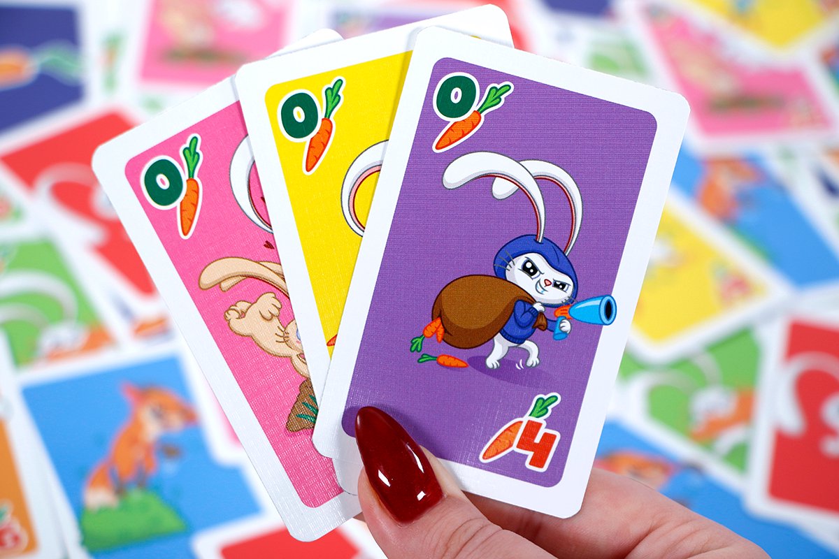 999 Games - Badass Bunnies Kaartspel - Ben jij de sluwe vossen te slim af? - Bevat eenvoudige spelregels in NL EN en FR