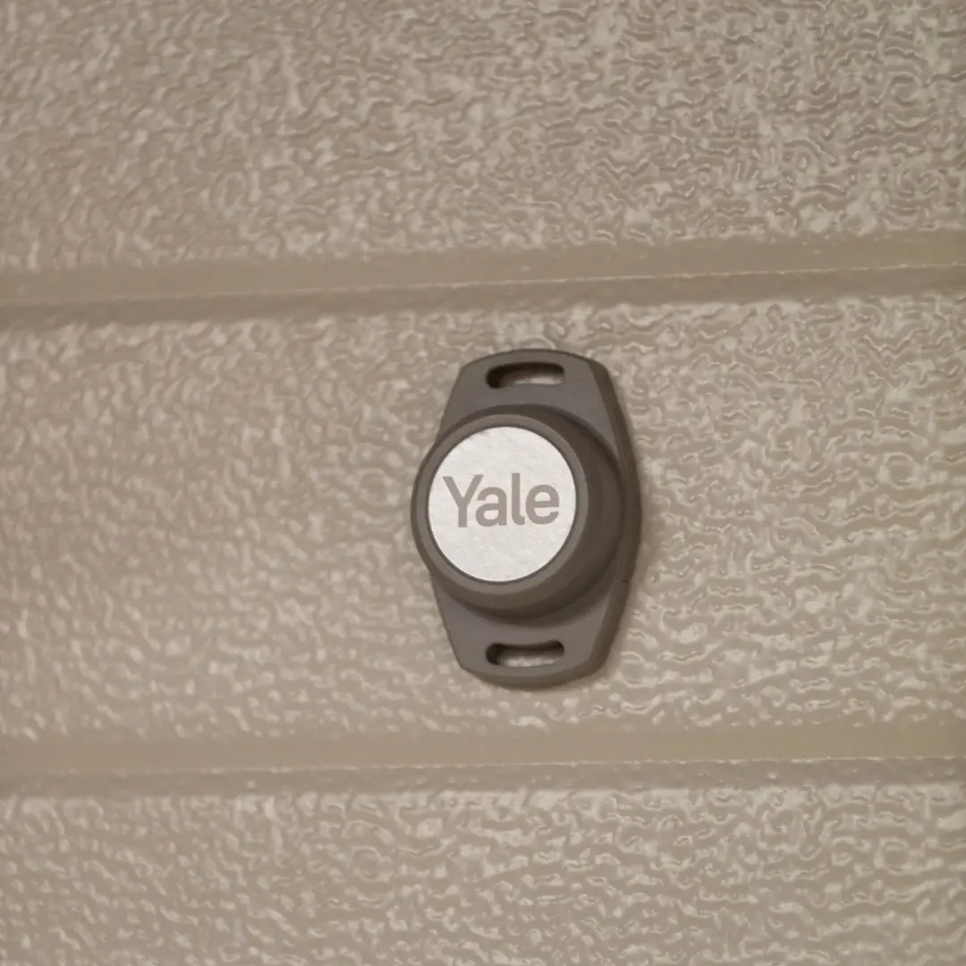 Yale Deur Positiesensor 5052847114551 - Grijs