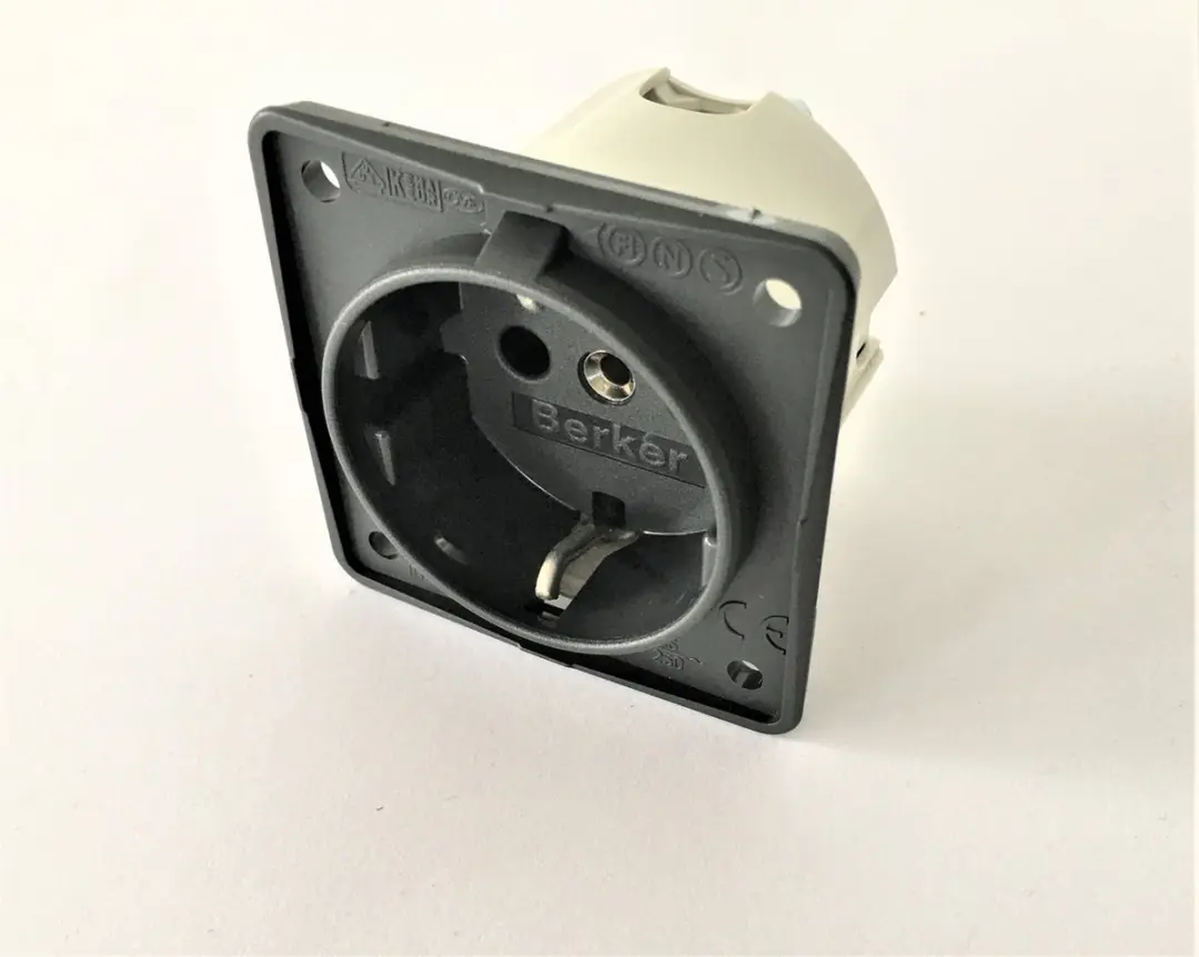 Hager Berker Integro Wandstopcontact E2FJJ