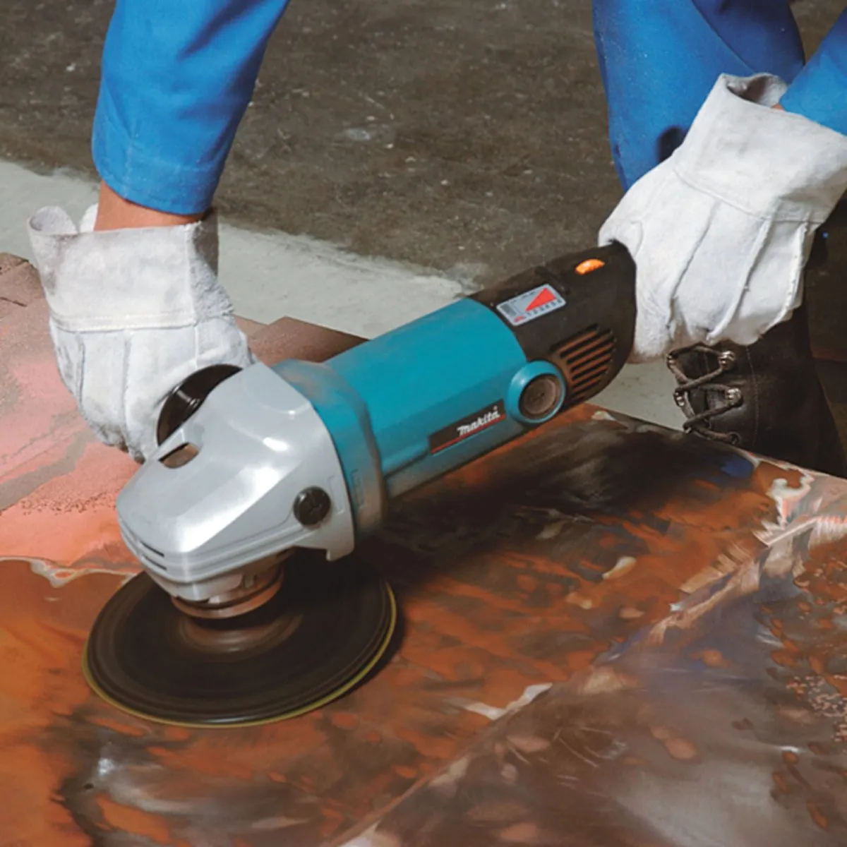 Makita SA7000C Rotatieschuurmachine 1600W