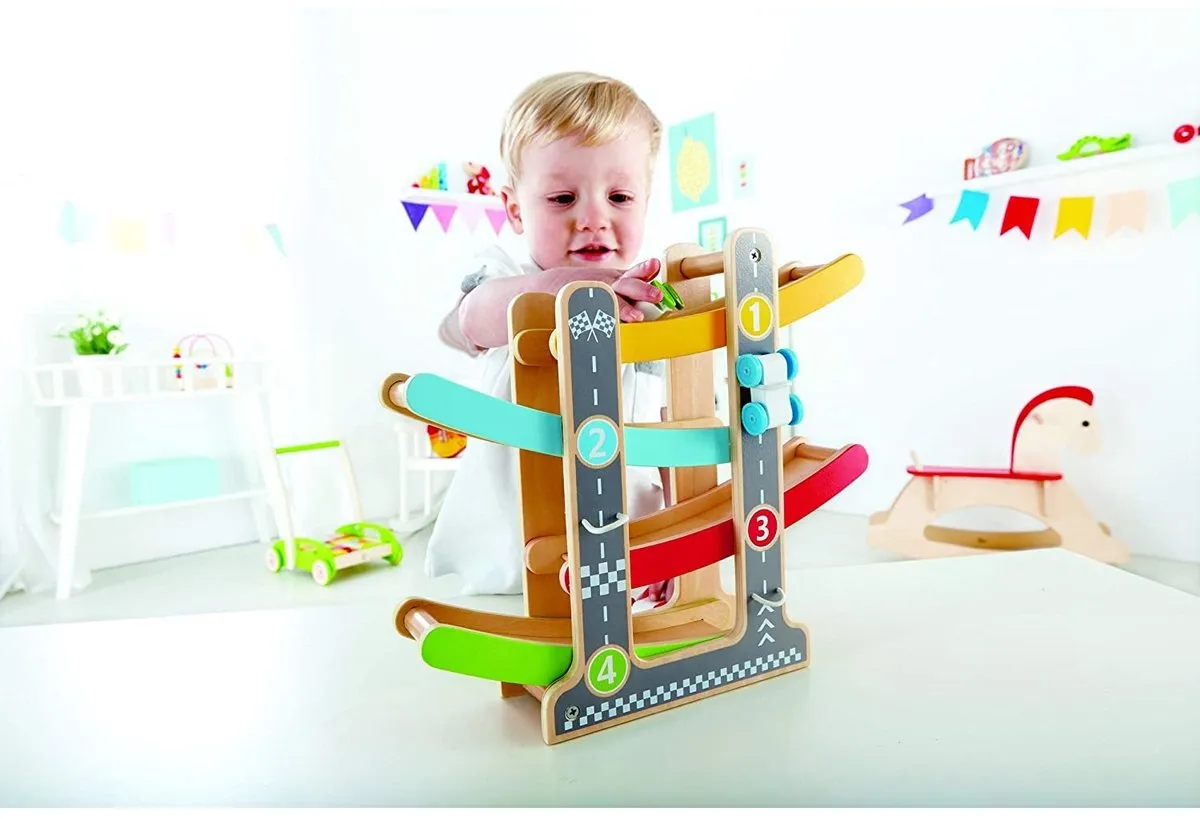 Hape Snelle Kantel Racebaan E0438 - 3 Auto's - Multicolor
