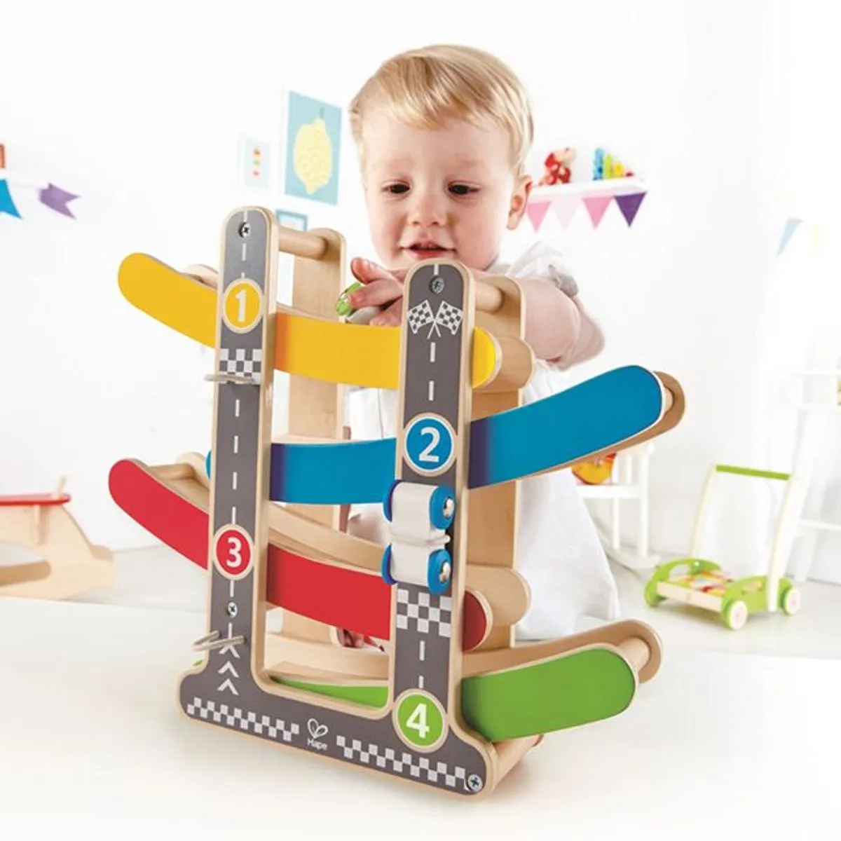 Hape Snelle Kantel Racebaan E0438 - 3 Auto's - Multicolor - afbeelding 6 van 6