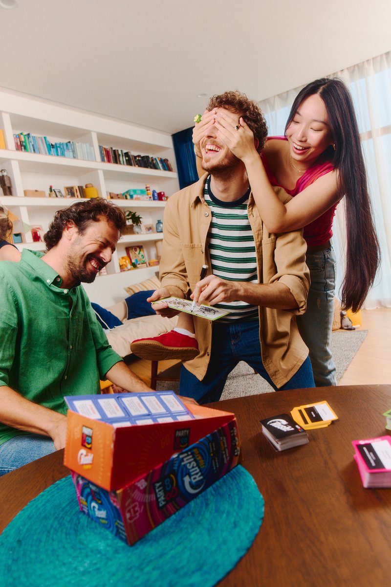 Jumbo - Party & Co. - Rush - Partyspel voor volwassenen - Vanaf 16 jaar - Partygame - Bordspel voor grote groepen - Actiespel