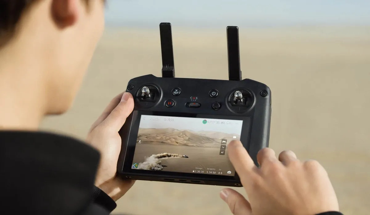 DJI RC Pro 6941565918307 Afstandsbediening - 5,5 Inch Scherm Grijs - afbeelding 2 van 5