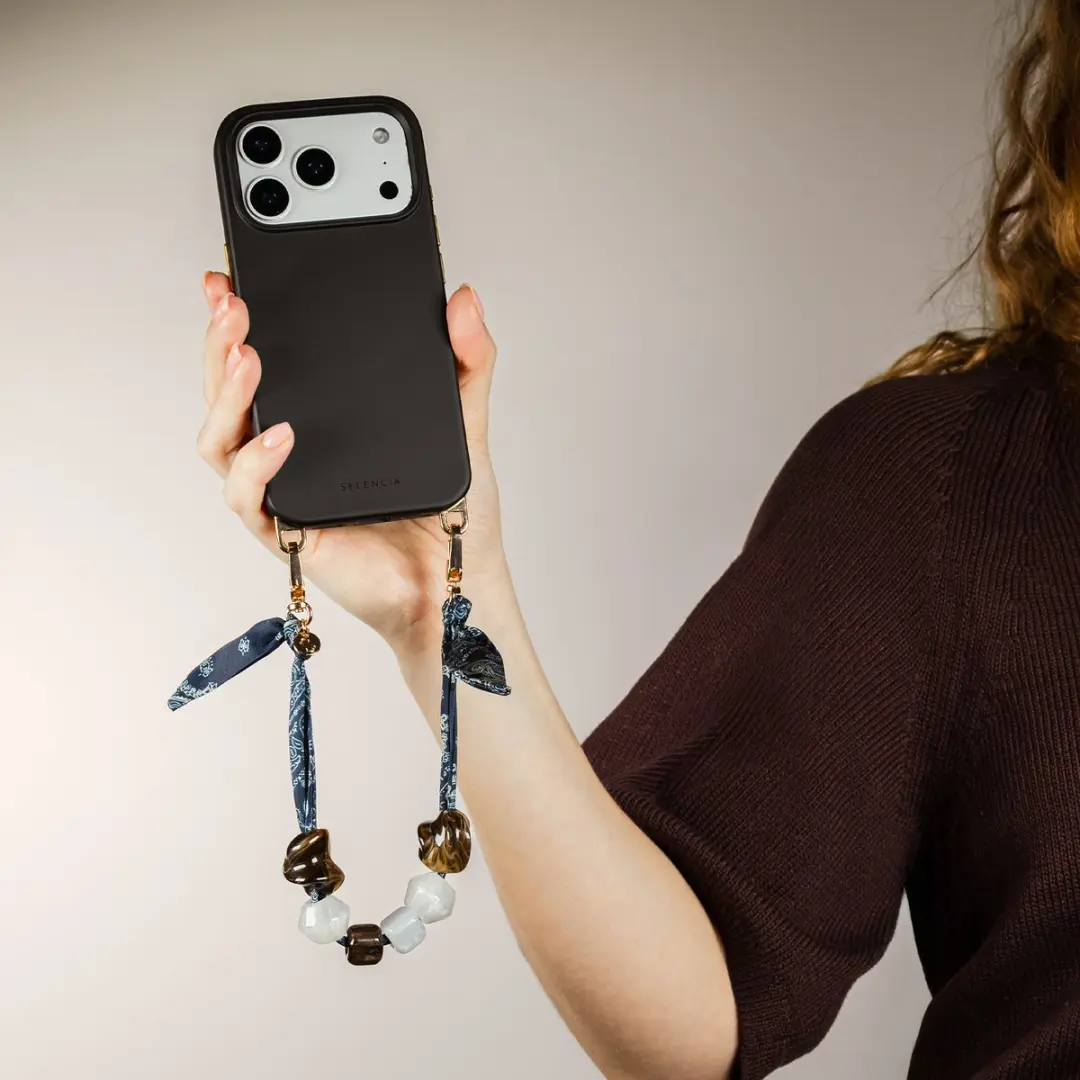 Selencia Hoesje iPhone 11 Velvet Black - MagSafe
