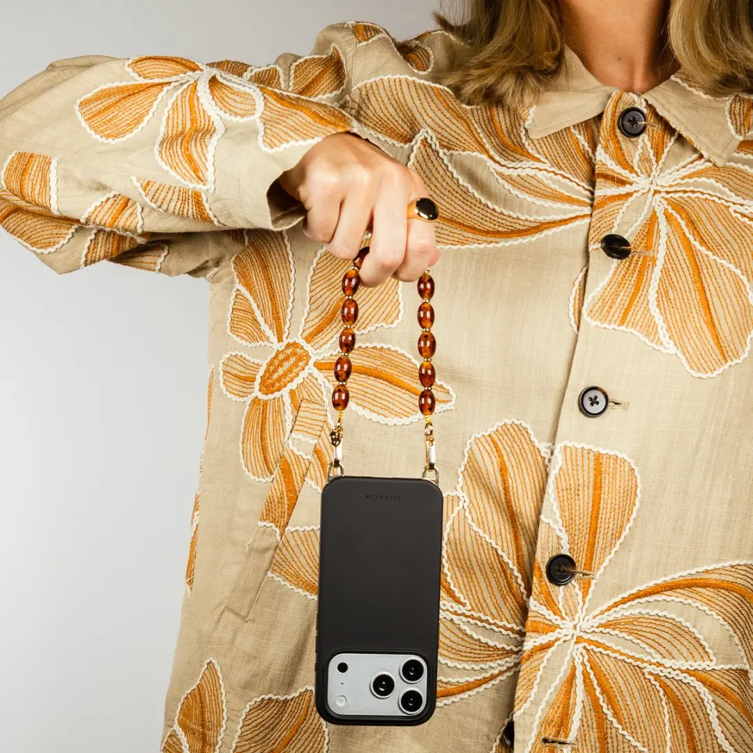Selencia Hoesje iPhone 11 Velvet Black - MagSafe
