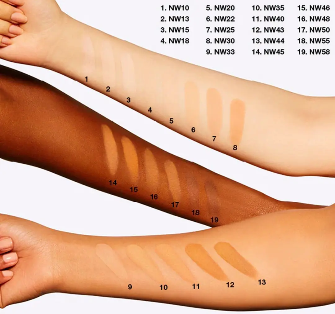 MAC Studio Fix Powder Plus Foundation NW30 - Matte finish