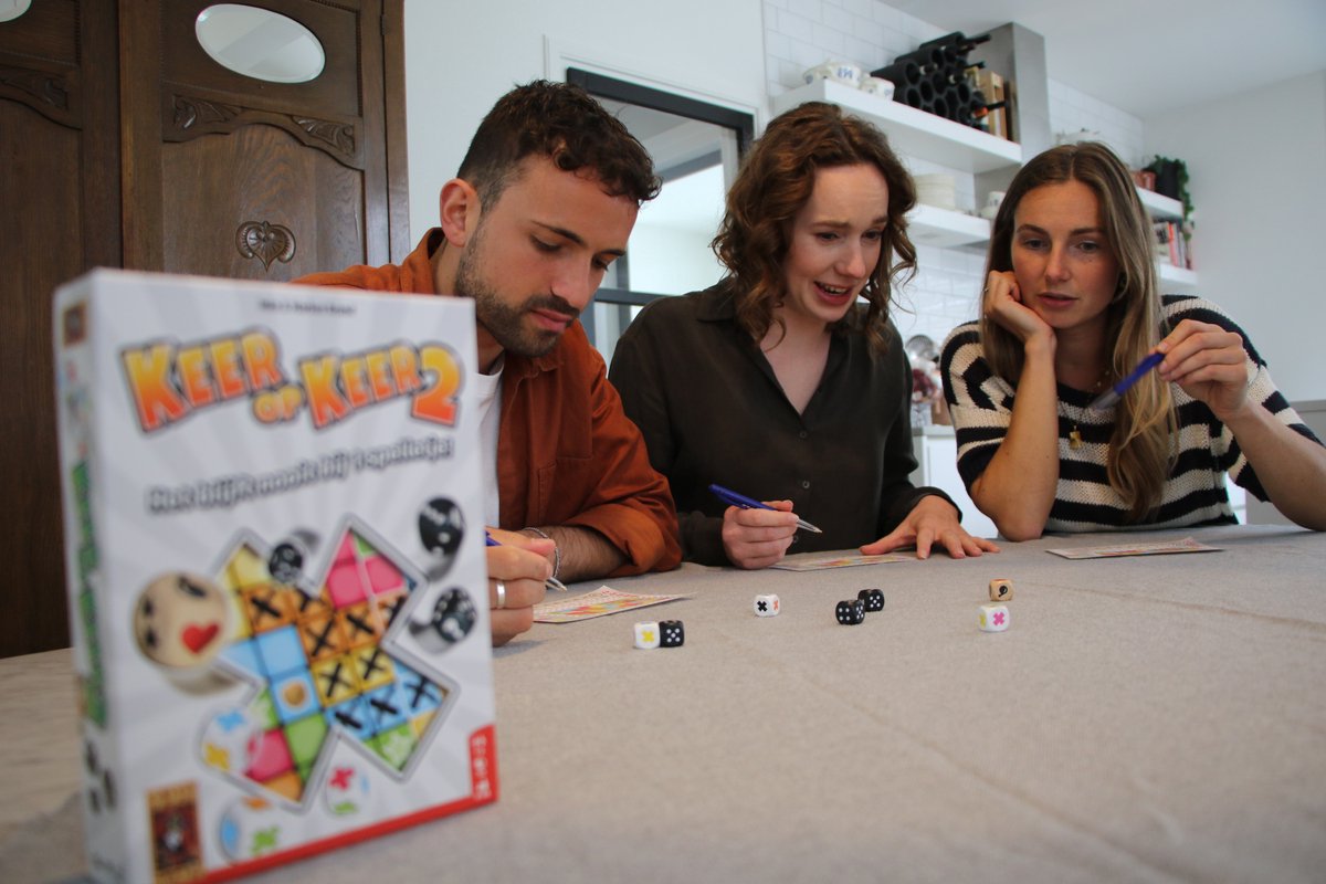999 Games - Keer op Keer 2 dobbelspel Met Extra Scoreblokken - Met nieuwe dobbelstenen en mogelijkheden - Gezelschapsspel - Familiespel - Klein cadeautje
