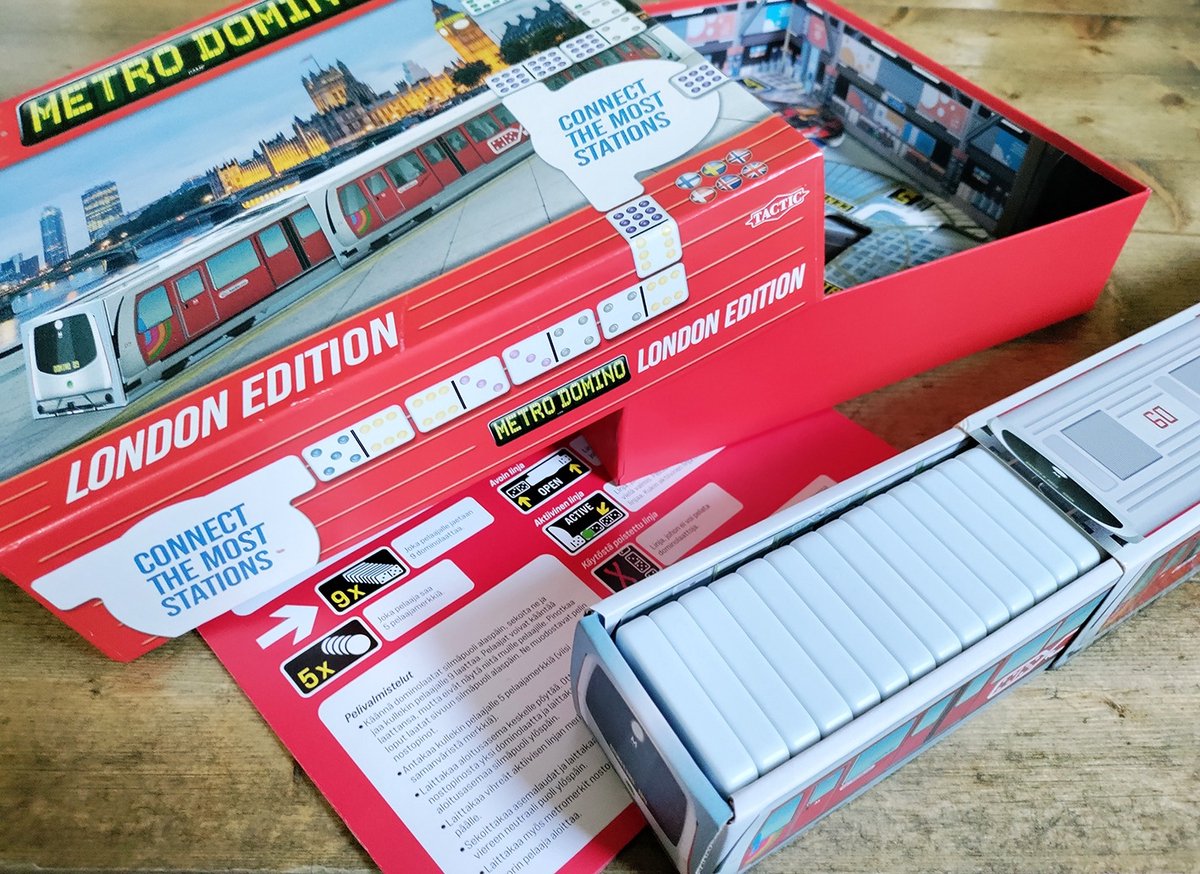 Tactic Metro Domino: London Edition – Bordspel – Luxe Uitvoering – Strategisch Dominospel met Stations en Metrofiches – Vanaf 10 Jaar – 2 tot 4 Spelers