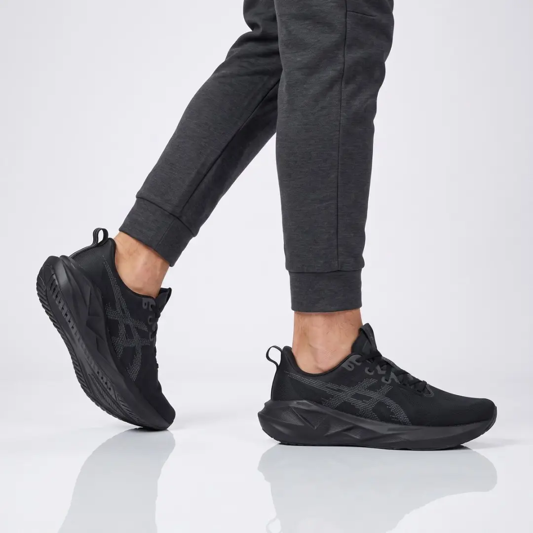 ASICS NOVABLAST 5 Heren Hardloopschoenen - Zwart EU 42.5