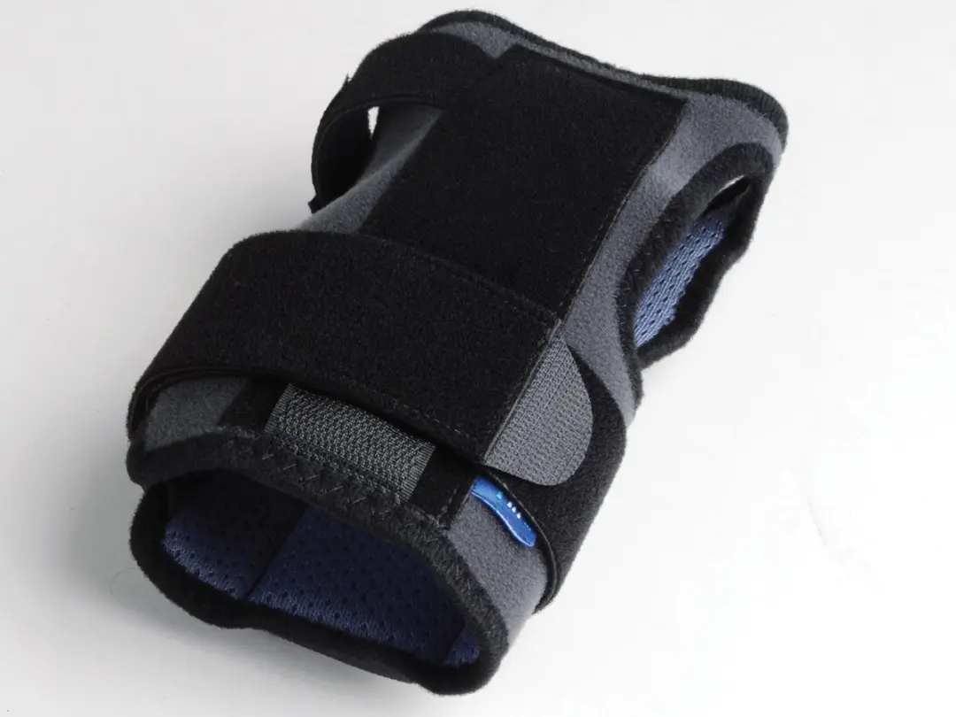Thuasne Dynastab Dual Polsbrace - 1 Stuk - Zwart