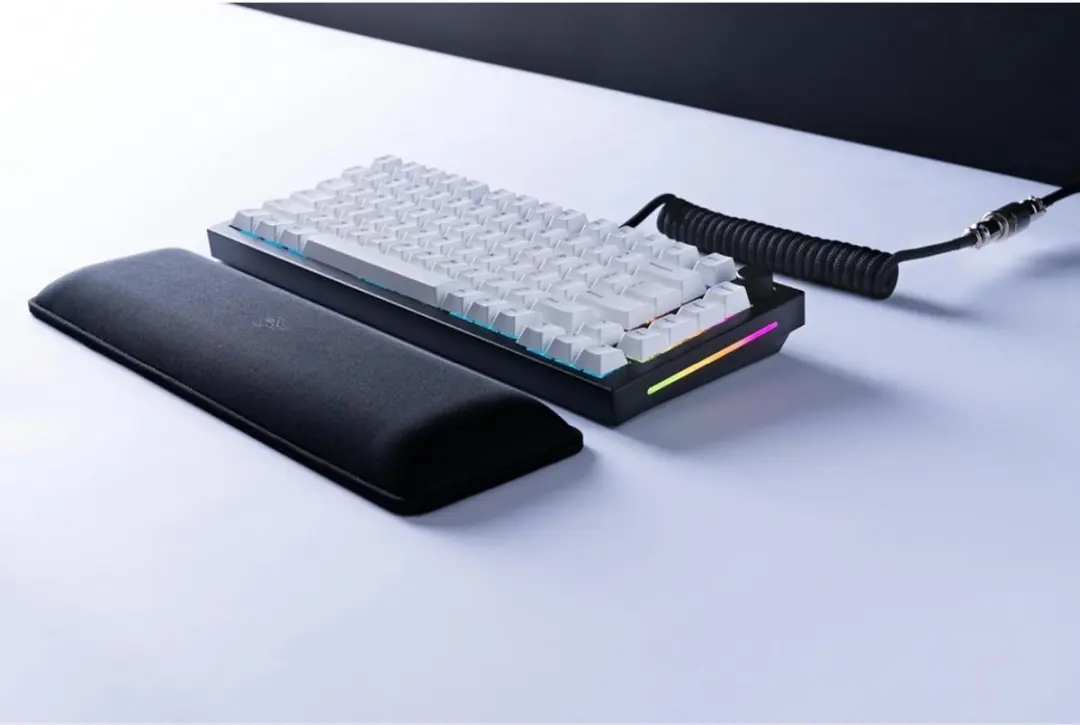 Glorious GMMK Pro GLO-GMMK-P75-FOX-B Gaming Toetsenbord - Zwart