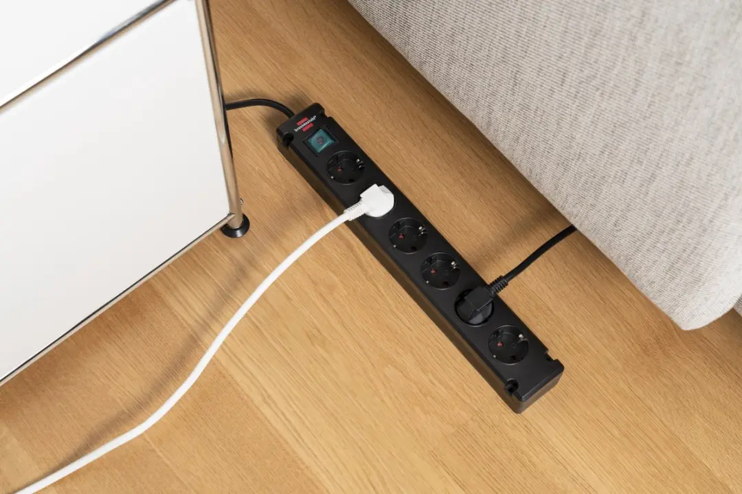 Brennenstuhl Bremounta Stekkerdoos 6-voudig - 3500W - Wandmontage - Zwart