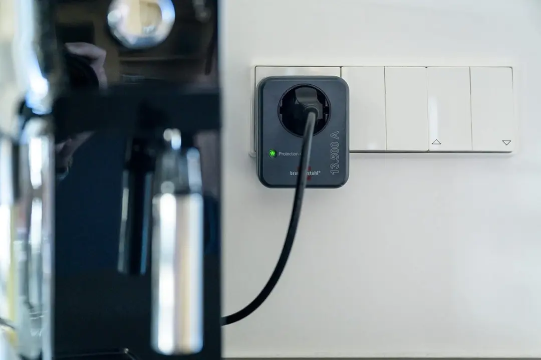 Brennenstuhl Stekkeradapter 3500W 13.500A Overspanningsbeveiliging - Antraciet