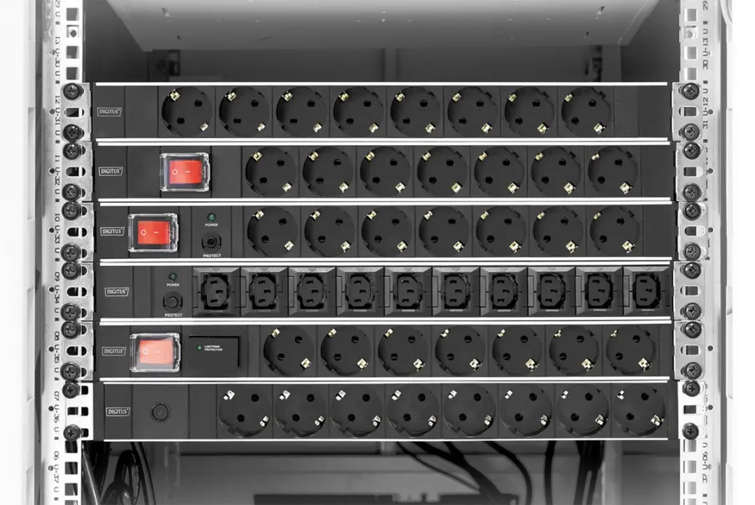Digitus Stekkerstrip Serverkast 19 1U 7x 16A - 3680W - Zwart
