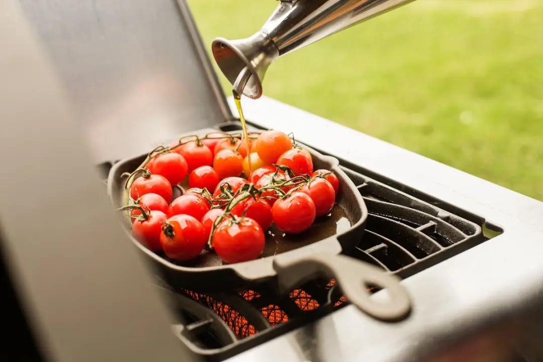 Napoleon Gietijzeren Skillet 20cm - met Houten Onderzetter