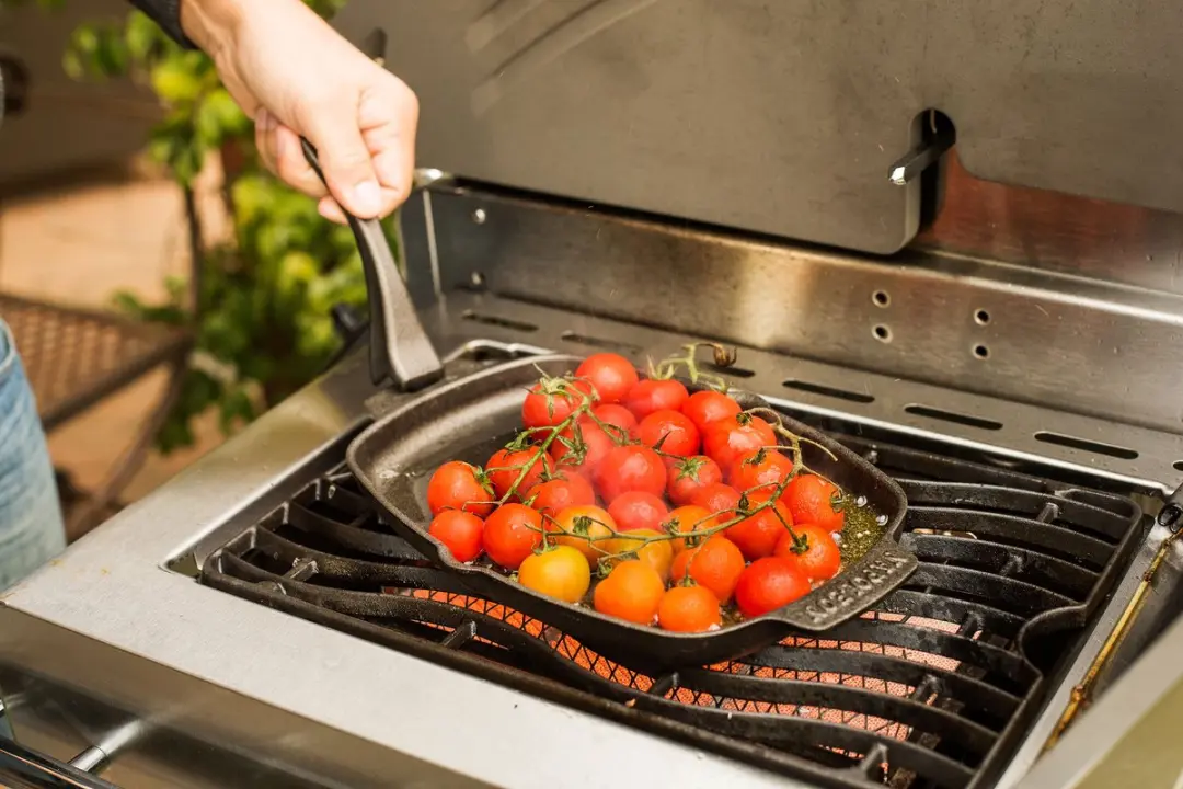 Napoleon Gietijzeren Skillet 20cm - met Houten Onderzetter