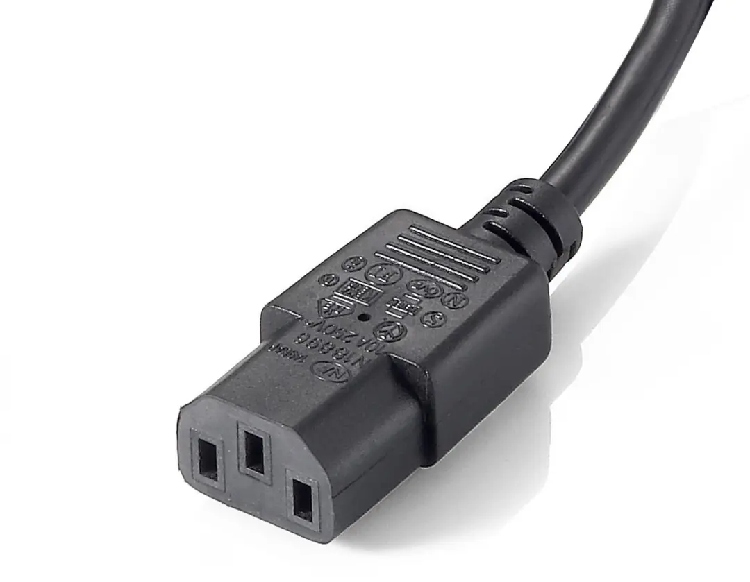 Equip C14 naar 2x C13 Kabel 1.6m - Zwart