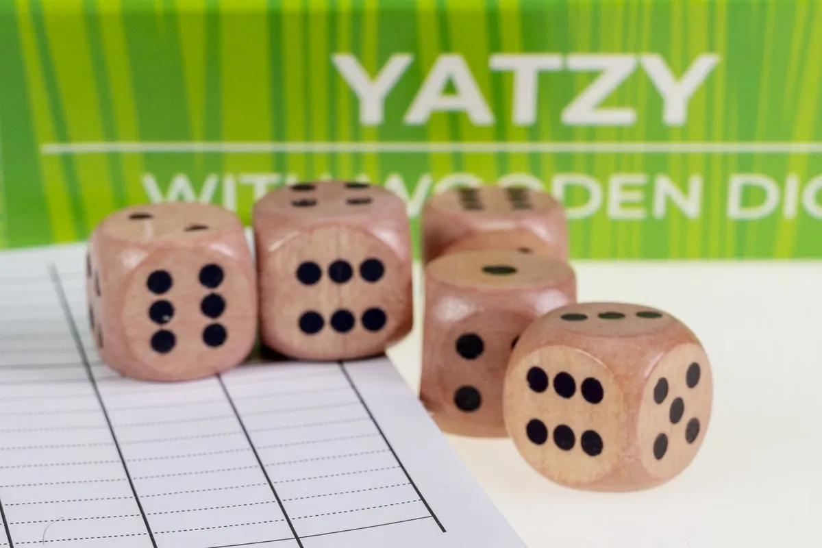 Tactic Yatzy Deluxe 58458 Dobbelspel - Houten - 2-10 Spelers