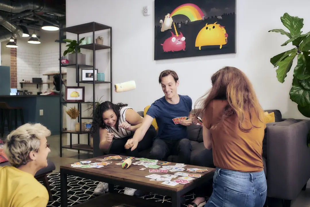 Throw Throw Burrito Exploding Kittens Kaartspel - 2-6 Spelers
