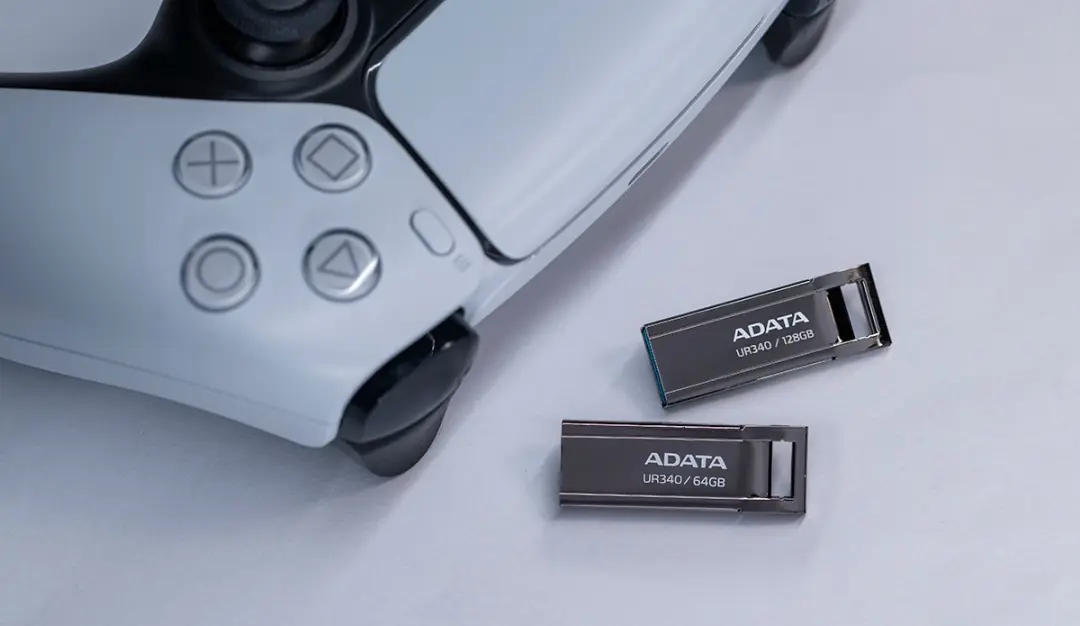 ADATA UR340 USB Flash Drive 64GB - Zwart
