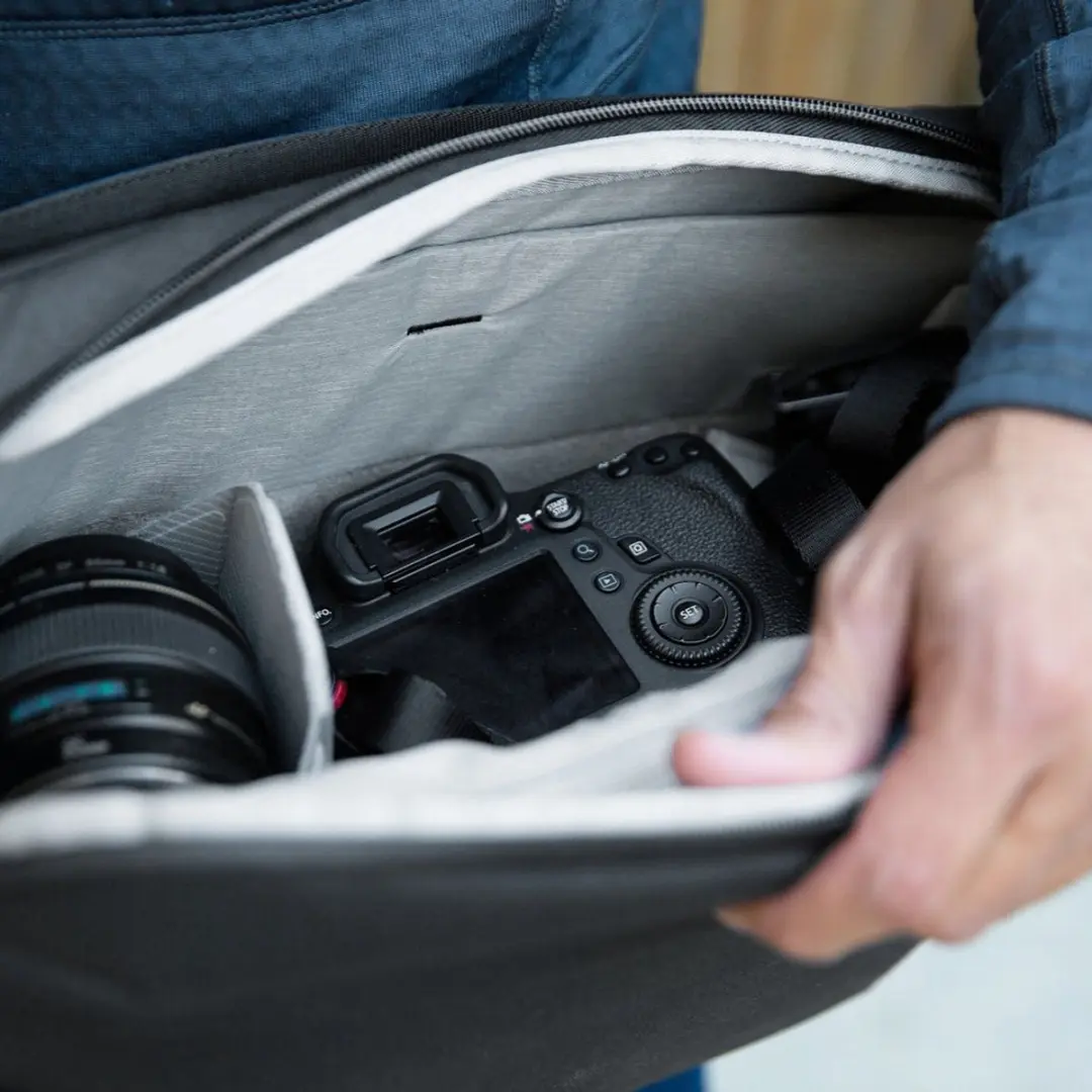 Peak Design Everyday Sling 10L v3 - Zwart - afbeelding 6 van 6