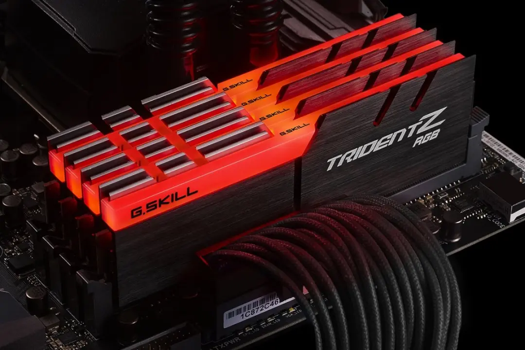 G.Skill DDR4 3200 CL16 32GTZR KIT - 32GB (4x8GB) - RGB