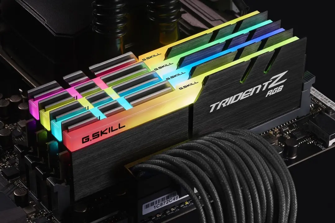 G.Skill DDR4 3200 CL16 32GTZR KIT - 32GB (4x8GB) - RGB