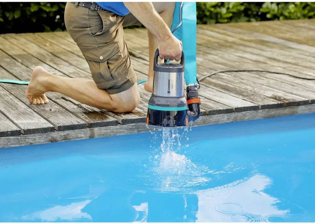 Gardena Aquasensor Dompelpomp 17000 - 750W - 17.000 l/h - Zwart/Blauw/Geel