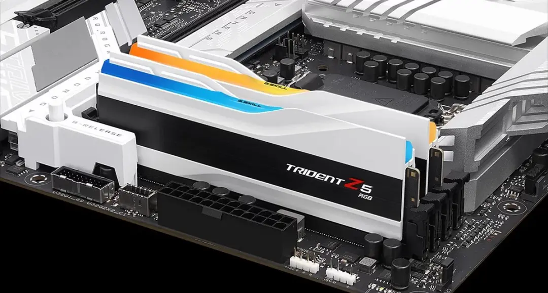 G.Skill DDR5 64GB PC6000 CL36 F5-6400J3636F32GX2-TZ5RW RGB