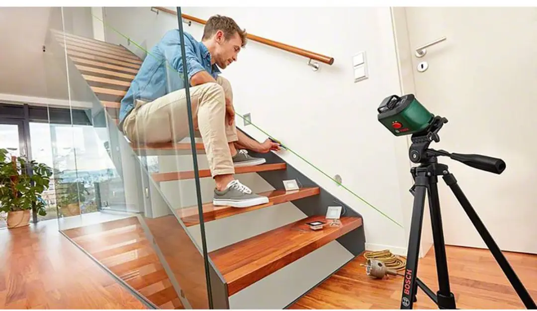 Bosch UniversalLevel 360 Set Kruislijnlaser - Statief & Opbergetui - afbeelding 9 van 9