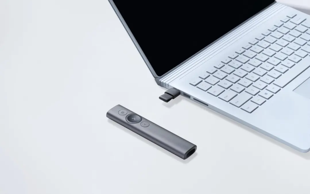 Logitech Spotlight Plus Presenter 910-005166 - Grijs